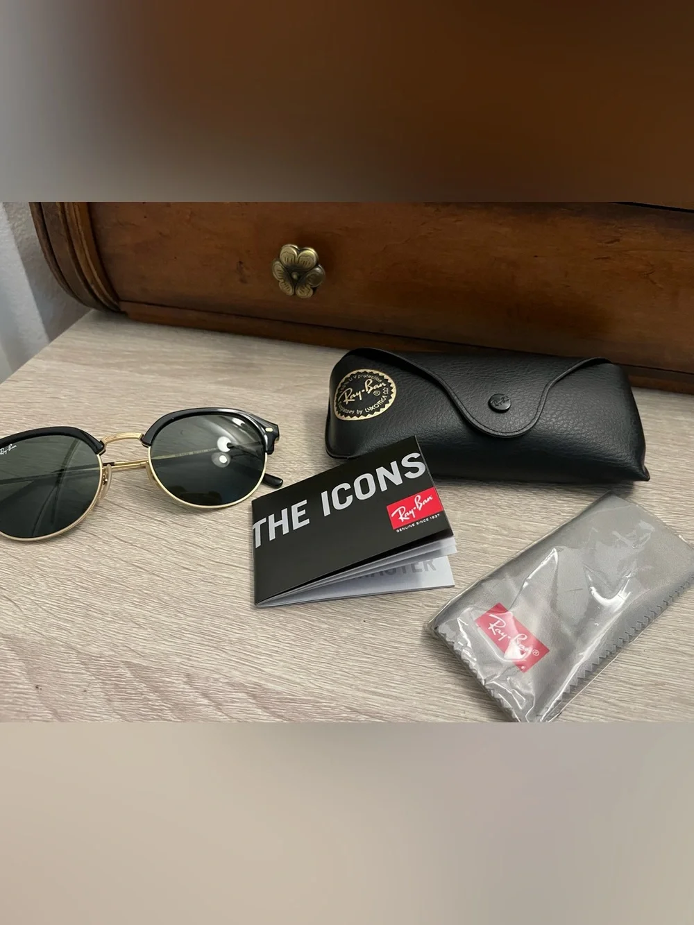 Ray-Ban polished black